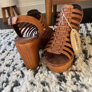 White Mountain platform sandal in brown